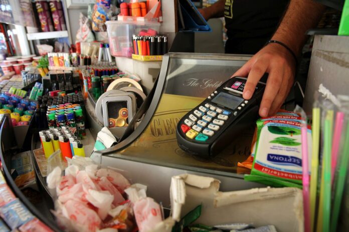 ΣΥΣΚΕΥΕΣ POS ΣΕ ΕΜΠΟΡΙΚΑ ΚΑΤΑΣΤΗΜΑΤΑ