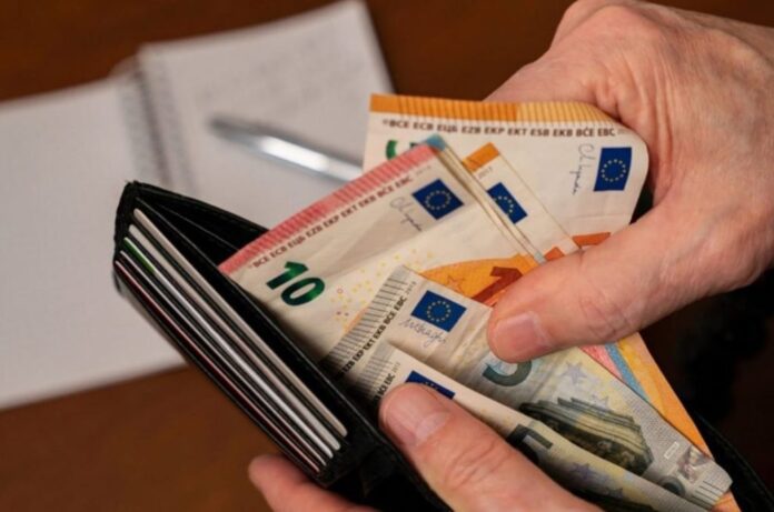 euro-xrimata-pliromi-portofoli-1024x6783