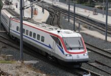 Εξηγήσεις για τον Προαστιακό που μπήκε στη γραμμή του Μετρό δίνουν ΟΣΕ και Hellenic Train
