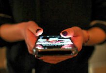 Ποιες πλατφόρμες απαγορεύονται και ποιες επιτρέπονται για τους κάτω των 15 – Οι νέοι κανόνες στα social media