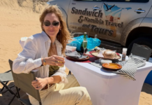 Κιάρα Φεράνι για το ταξίδι της στη Ναμίμπια: Έφαγα σπιτικά λαζάνια στη μέση της ερήμου