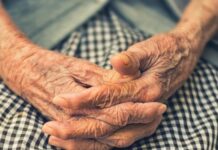 Αμπελόκηποι: Εικόνες εξαθλίωσης σε παράνομο οίκο ευγηρίας – Στο νοσοκομείο 4 ηλικιωμένες