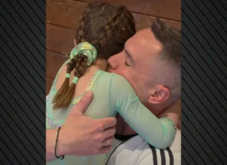 Η συγκίνηση του Λευτέρη Πετρούνια για τα τέσσερα μετάλλια της κόρης του στην ενόργανη γυμναστική