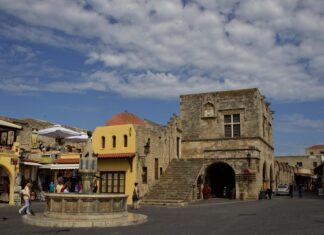 Μουσεία & αρχαιολογικοί χώροι: Μειώθηκαν οι επισκέπτες, αυξήθηκαν τα έσοδα το 2025