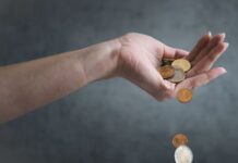 Η κοινωνία ήδη πληρώνει το μάρμαρο