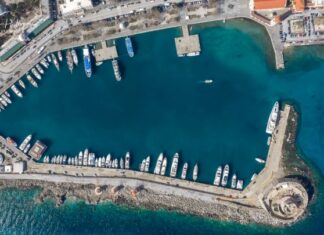 Έλλειψη στελέχωσης «μπλοκάρει» τους ελέγχους διαβατηρίων στη Ρόδο