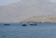 Αναφορές ότι βρίσκονται σε εξέλιξη επαφές για το σταδιακό άνοιγμα των Στενών του Ορμούζ
