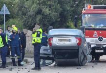 Ανατροπή ΙΧ στη Ρόδο: Όχημα κατέληξε ανάποδα – Επιχείρηση απεγκλωβισμού οδηγού