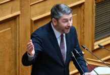 ΠΑΣΟΚ: Ο Ανδρουλάκης ζητά εκλογές και οδηγείται σε «μετωπική» με τον Μητσοτάκη