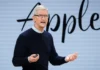 Τιμ Κουκ: Οι 3 λόγοι που ο CEO της Apple αποχωρεί τώρα από το τιμόνι της εταιρείας, πώς επέλεξε τον διάδοχό του