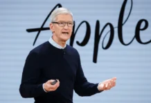 Τιμ Κουκ: Οι 3 λόγοι που ο CEO της Apple αποχωρεί τώρα από το τιμόνι της εταιρείας, πώς επέλεξε τον διάδοχό του