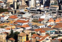 Σχέδιο για 2.000 κατοικίες χαμηλού ενοικίου σε ανενεργά στρατόπεδα – Τα κριτήρια των δικαιούχων