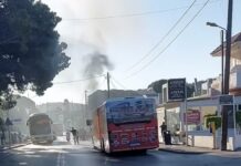 Φωτιά σε λεωφορείο στην Ιαλυσό – Άμεση επέμβαση της Πυροσβεστικής απέτρεψε τα χειρότερα