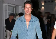 Ο Νίκος Οικονομόπουλος δώρισε 10.000 ευρώ για να καλύψει τα έξοδα εξειδικευμένου χειρουργείου ενός μικρού παιδιού