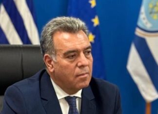 Μάνος Κόνσολας: Να διευκολυνθούν οι κάτοχοι παλαιού τύπου ταυτοτήτων για την έκδοση διαβατηρίου