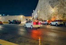 Όταν ο πολιτισμός συναντά το… παρκάρισμα στη μέση του δρόμου