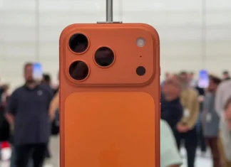 Πρώτο σε πωλήσεις παγκοσμίως το iPhone 17, με Apple και Samsung να κυριαρχούν στη δεκάδα