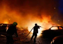 Ρωσική πυραυλική επίθεση στο Κίεβο: Τουλάχιστον τέσσερις νεκροί και 12 τραυματίες