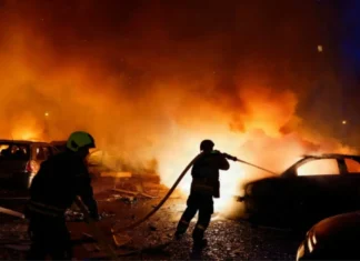 Ρωσική πυραυλική επίθεση στο Κίεβο: Τουλάχιστον τέσσερις νεκροί και 12 τραυματίες