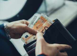 Μέσος μισθός στα 1.500 ευρώ; Πάνω από τους μισούς εργαζόμενους έως 1.200