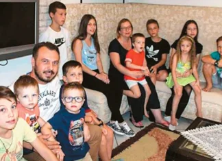 Είδος υπό εξαφάνιση οι υπερπολύτεκνοι στην Ελλάδα που γερνάει: Τα… δύο ταψιά μεσημεριανό, τα επιδόματα, η καθημερινότητά τους