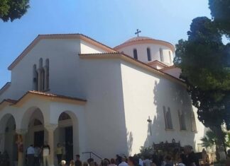 Πλήθος πιστών στην Παναγία Καθολική της Κρεμαστής για τον Δεκαπενταύγουστο