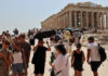 Στο στόχαστρο οι τουρίστες: Ποιες πρακτικές καταγγέλλουν ως απάτες