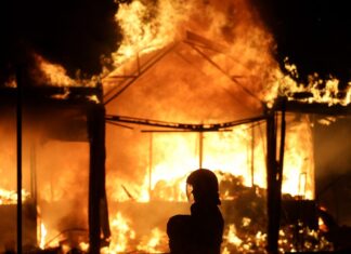Εναέρια επίθεση της Ρωσίας στο Κίεβο – Πυρκαγιές και τρεις τραυματίες ο απολογισμός