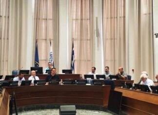 Στο «κόκκινο» η πολιτική αντιπαράθεση στο Δημοτικό Συμβούλιο – «Φρένο» στους εξωθεσμικούς και «όχι» στις ιδιωτικές ΑΠΕ