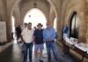 Βρήκαν διαβατήριο με 500 δολάρια στο Καστέλλο και το παρέδωσαν στον κάτοχό του οι εργαζόμενοι της Αρχαιολογίας