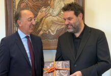 Συνάντηση Κολιάδη με τον πρέσβη της Ισπανίας στη Ρόδο – Η ιδιαίτερη αναφορά στην ισπανική καταγωγή του δημάρχου