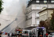 Στην πιο απρόβλεπτη φάση του ο πόλεμος μετά το αιφνίδιο χτύπημα των Ρώσων στην «καρδιά» του Κιέβου: Γιατί ο Πούτιν επιλέγει τώρα την κλιμάκωση