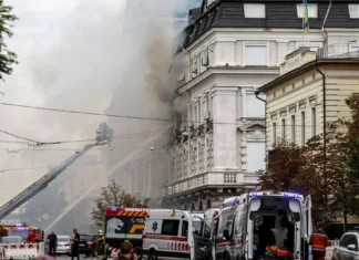 Στην πιο απρόβλεπτη φάση του ο πόλεμος μετά το αιφνίδιο χτύπημα των Ρώσων στην «καρδιά» του Κιέβου: Γιατί ο Πούτιν επιλέγει τώρα την κλιμάκωση