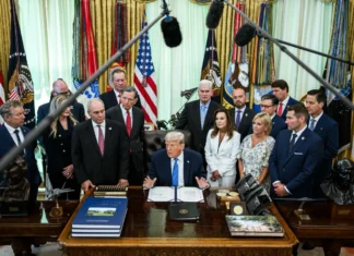 Να καταργηθεί ο όρος «AI» και να γίνει «super intelligence» ζητά ο Donald Trump