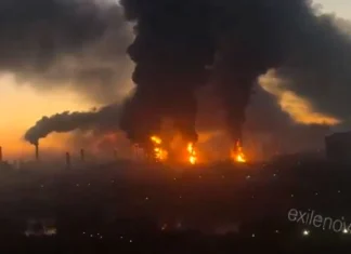 Η Ουκρανία χτύπησε το μεγαλύτερο διυλιστήριο στη Σιβηρία που προμήθευε με καύσιμα τον ρωσικό στρατό, βίντεο